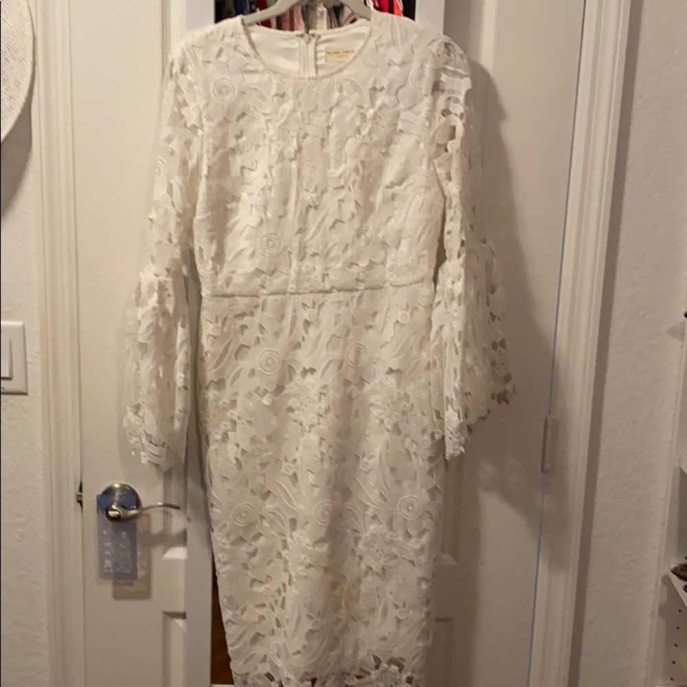 White lace fully lined dress